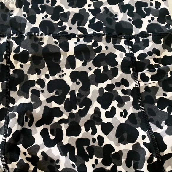 Nicole Miller Animal Print High Waisted Leggings Plus Size - Picture 5 of 12